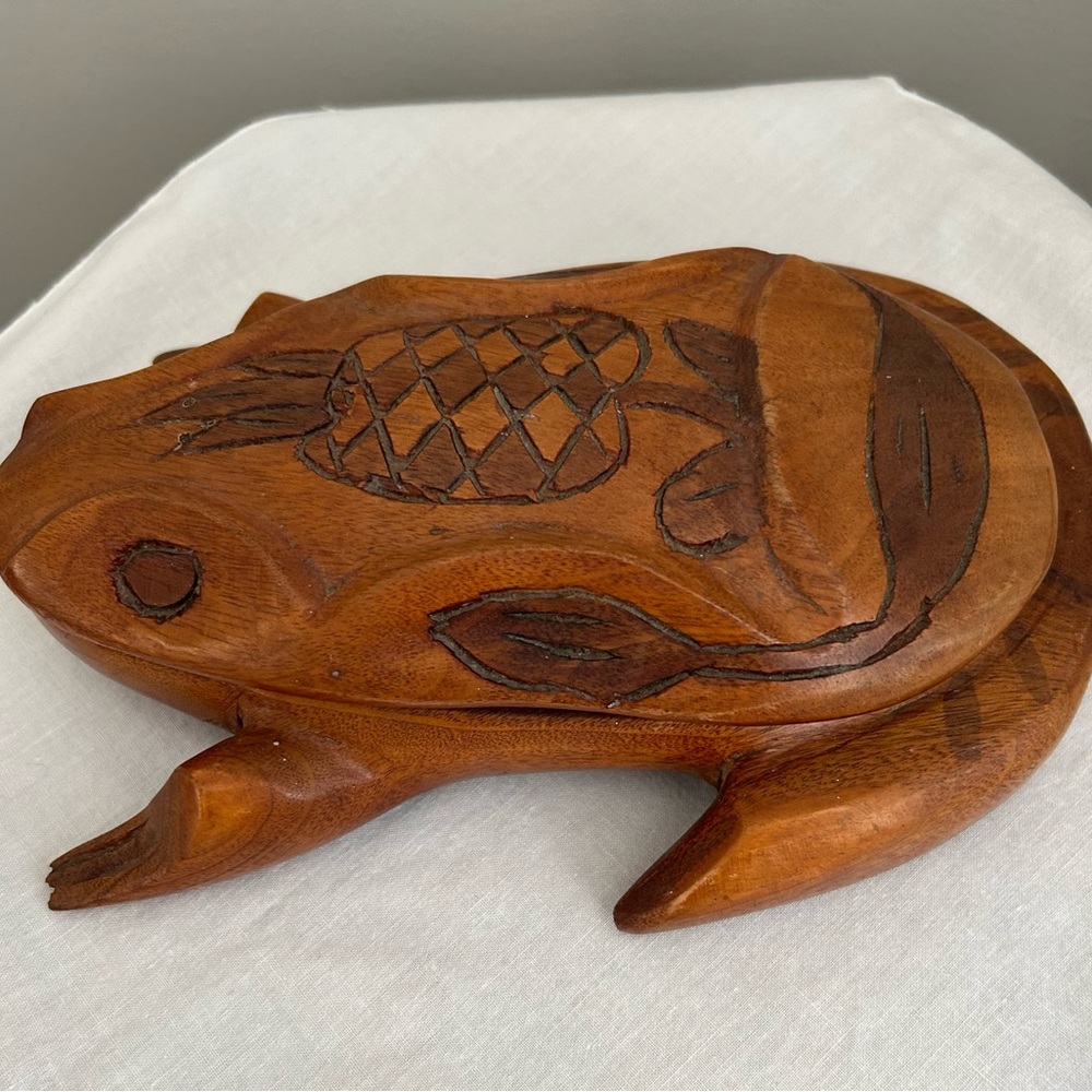Carved Wooden Frog Box - Picture 4 of 9
